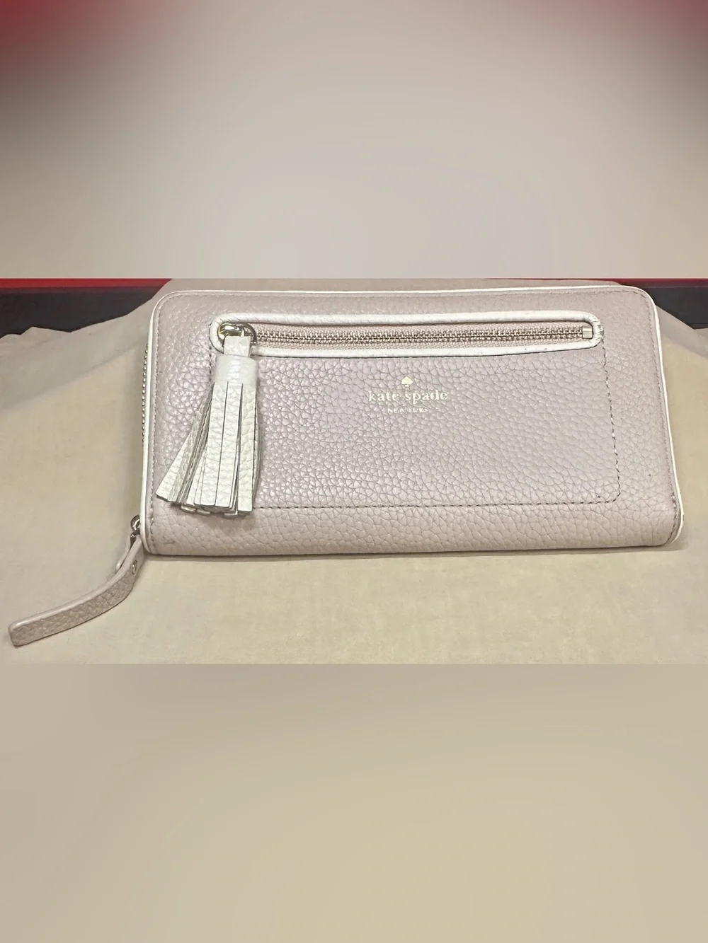 Kate Spade Zip Around Tan/Cream Wallet Tassel Accent Lots of Storage